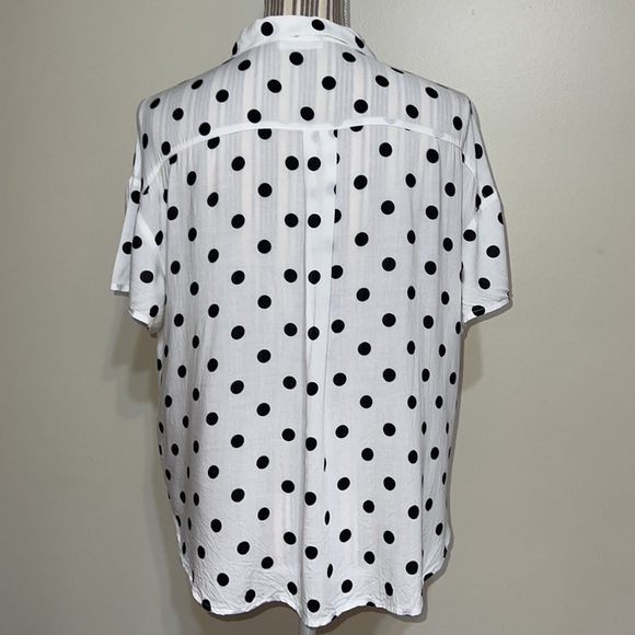 * Lush White w/Black Polka Dots Button Down Tie Front Top Size Large - Picture 3 of 8